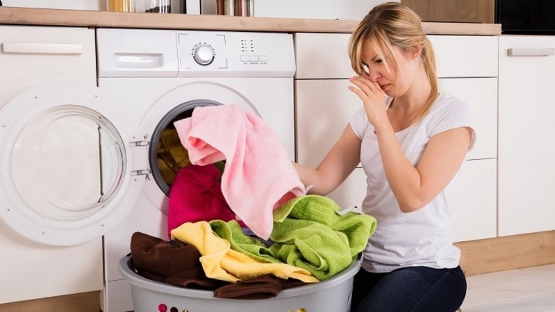 Vệ sinh máy giặt bị hôi 1