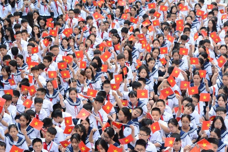 Viết bài văn thuyết minh thuật lại một sự kiện