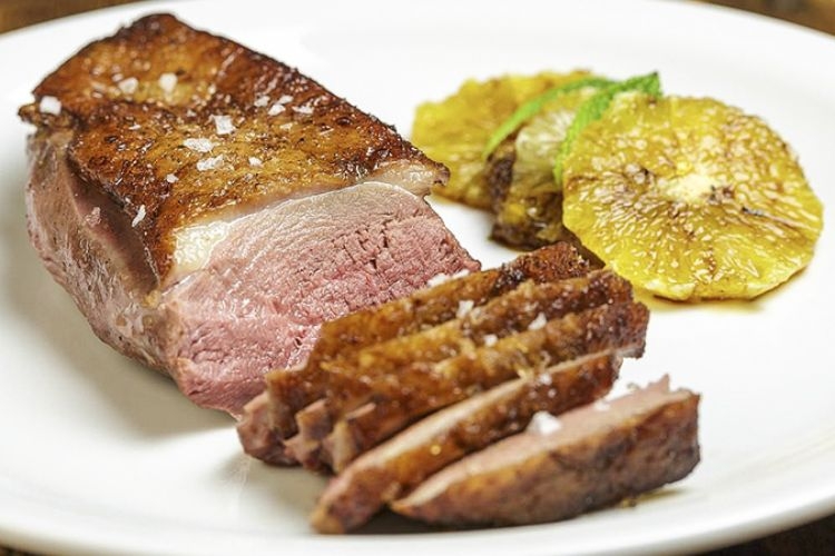 Hướng dẫn làm món vịt áp chảo siêu hấp dẫn chiêu đãi cả nhà nhân dịp cuối tuần