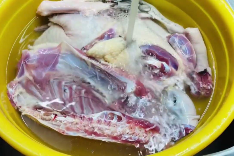vịt kho măng hình 4