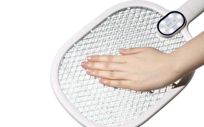 Vợt bắt muỗi cách điện tốt và có độ bền cao