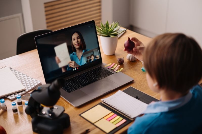 web học bài chung cùng người lạ 1