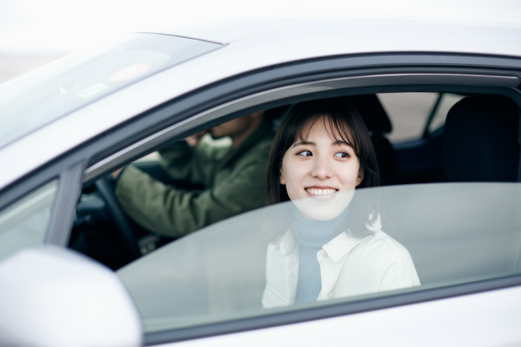 Xe 5 chỗ chở 6 người có bị phạt không hình 2