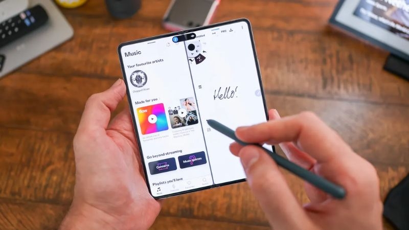 So sánh Z Fold 8 Ultra và Z Fold 5 về màn hình