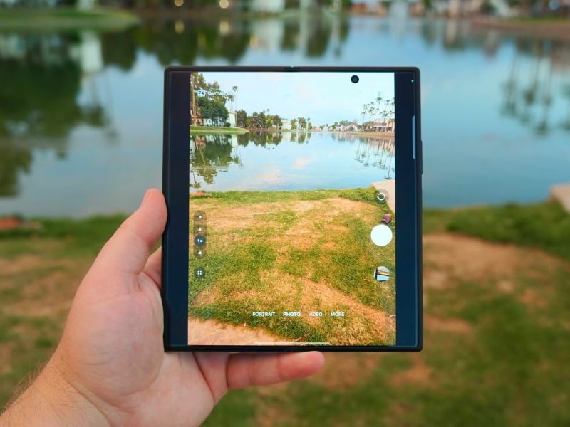 So sánh Z Fold 8 Ultra và Z Fold 5 về camera