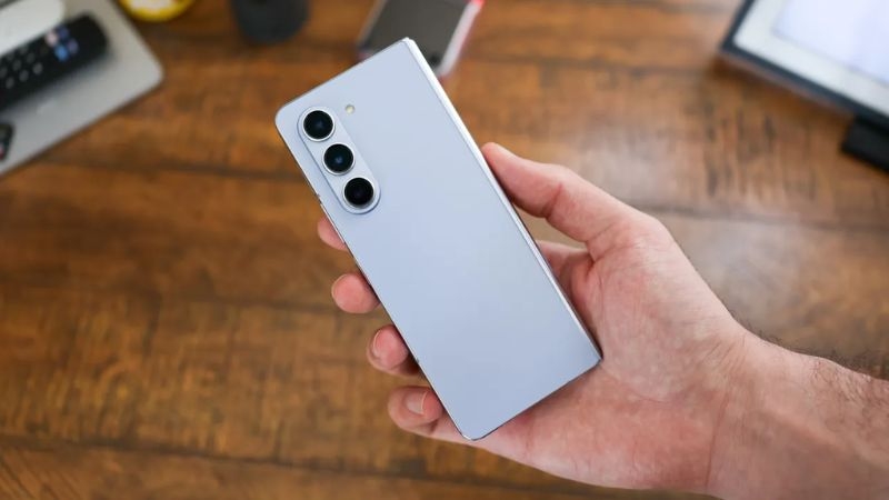 So sánh Z Fold 8 Ultra và Z Fold 5 về thiết kế